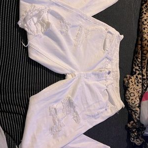 White American Eagle Mom Jeans